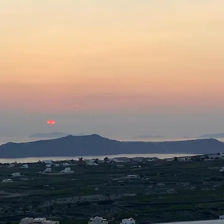 Ena Santorini 피르고스